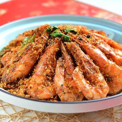 酥脆香虾的做法，香酥麻辣虾的做法（今晚花10分钟做好避风塘酥脆虾）