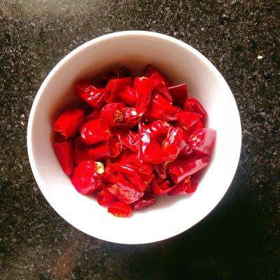 家常做法的双椒兔肉，双椒辣子兔丁这么做最好吃