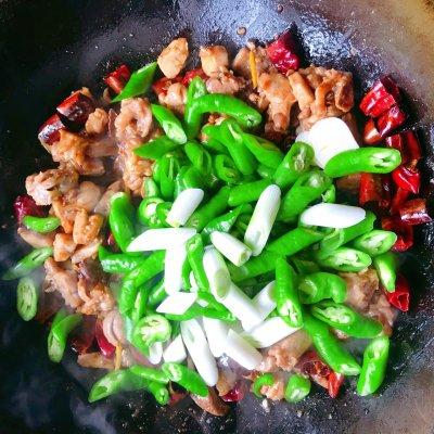 家常做法的双椒兔肉，双椒辣子兔丁这么做最好吃