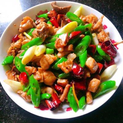 家常做法的双椒兔肉，双椒辣子兔丁这么做最好吃