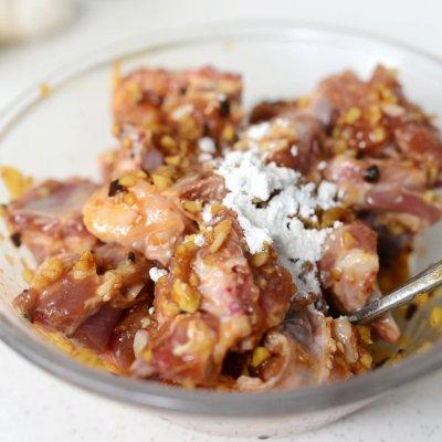 芋头蒸排骨的做法，毛芋头蒸排骨的家常做法（嫩滑软糯的）