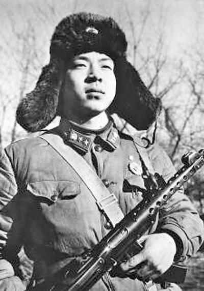 雷锋原名叫什么，雷锋：工作积极 热心助人