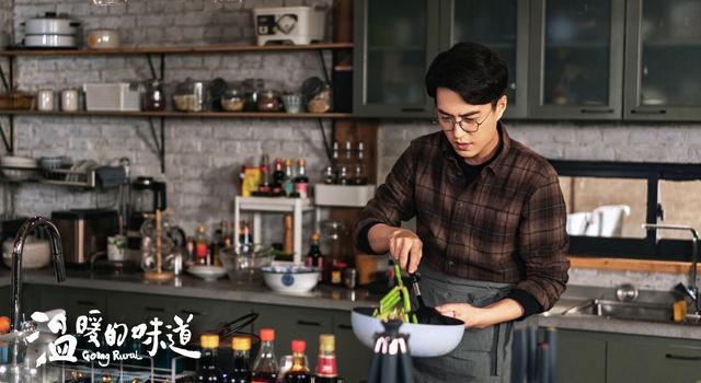 温暖的味道孙光明岳岚，村书记孙光明就是照着靳东写的丨揭秘《温暖的味道》
