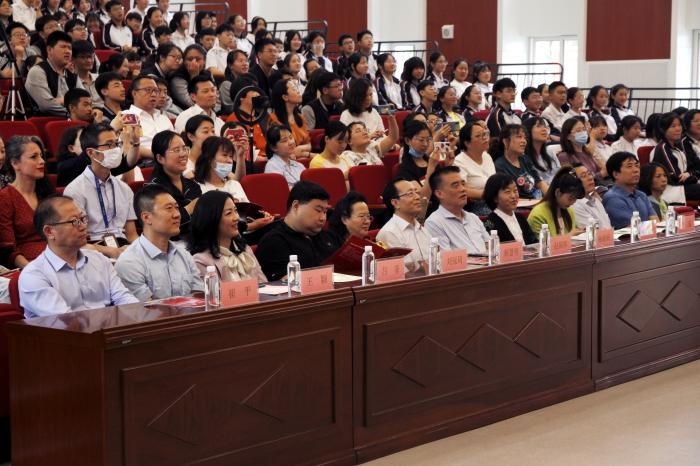 西安市外国语学校（西安外国语学校举办第十三届外语艺术节）