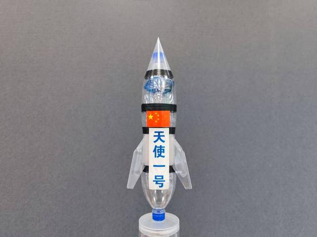 用绳子做降落伞怎么做，怎样用毛线绳扎出降落伞（如何用可乐瓶，制作一个水火箭）