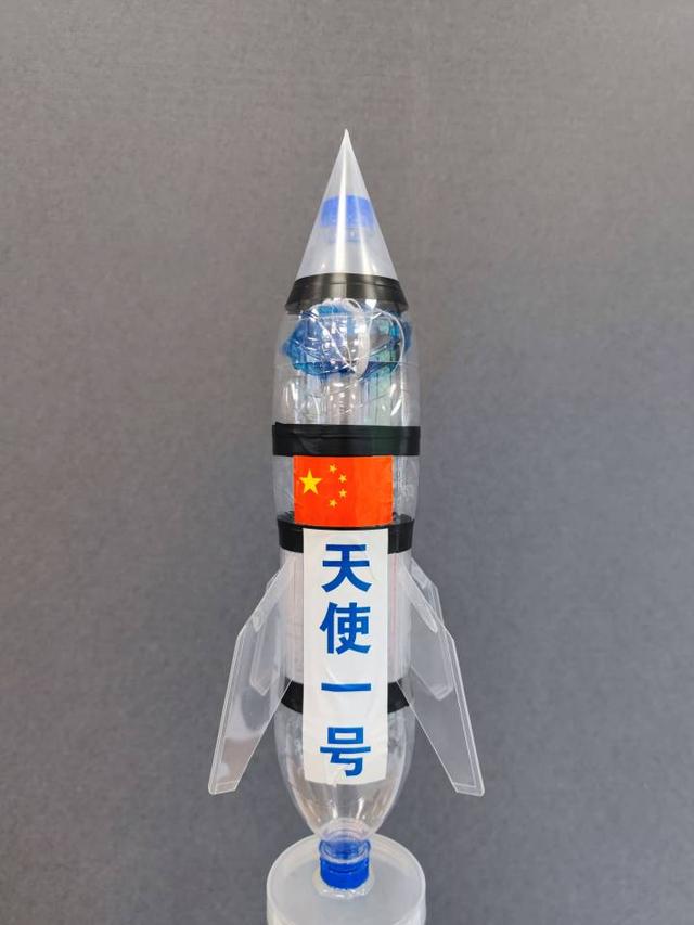 用绳子做降落伞怎么做，怎样用毛线绳扎出降落伞（如何用可乐瓶，制作一个水火箭）