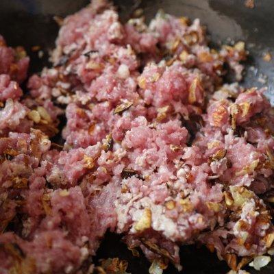 肉末酱炒香菇的家常做法，肉末香菇酱的家常做法窍门（#助力高考营养餐#万物皆可拌香菇肉酱）