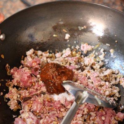 肉末酱炒香菇的家常做法，肉末香菇酱的家常做法窍门（#助力高考营养餐#万物皆可拌香菇肉酱）