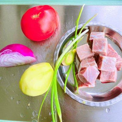 西红柿牛肉炖土豆有什么害处，西红柿炖牛肉好还是土豆炖牛肉好（#助力高考营养餐#番茄土豆牛肉）