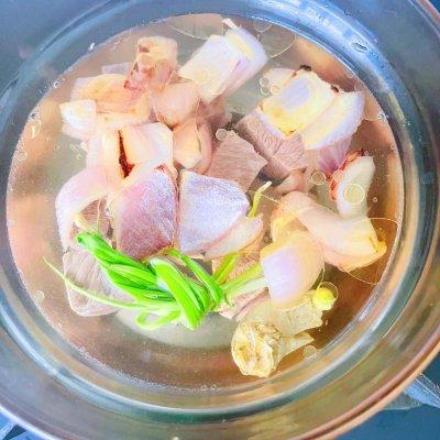 西红柿牛肉炖土豆有什么害处，西红柿炖牛肉好还是土豆炖牛肉好（#助力高考营养餐#番茄土豆牛肉）