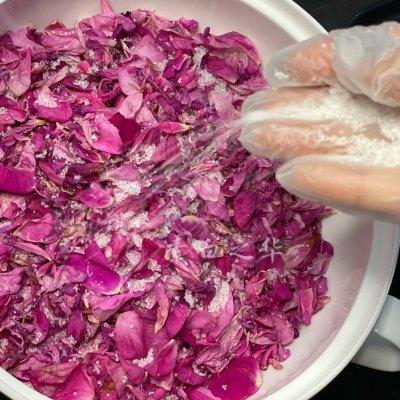玫瑰花茶的制作方法，玫瑰花茶的制作方法手工（配着这盘玫瑰花蜜茶）