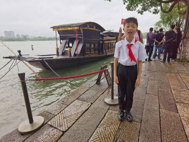 浙江嘉兴南湖红船，嘉兴南湖红船精神（南湖红船：一百年前）