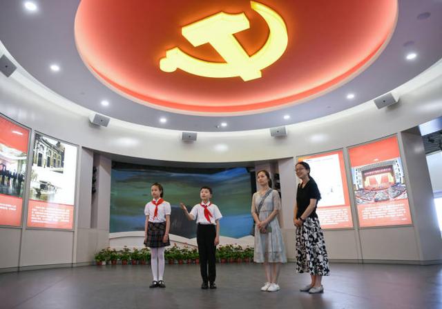 浙江嘉兴南湖红船，嘉兴南湖红船精神（南湖红船：一百年前）