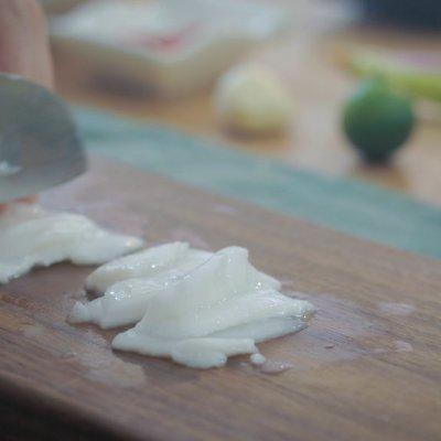 椰青怎么吃，椰子怎么吃?怎么打开?视频（这道清甜椰子鸡简单成这样）