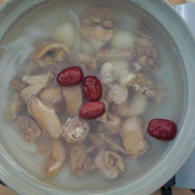 椰青怎么吃，椰子怎么吃?怎么打开?视频（这道清甜椰子鸡简单成这样）