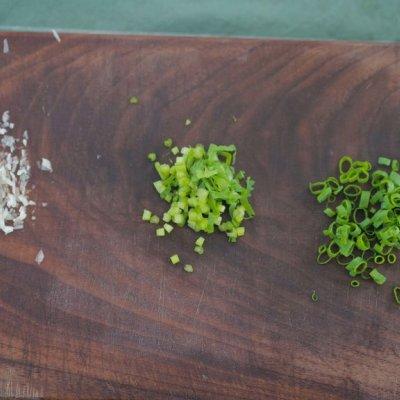 椰青怎么吃，椰子怎么吃?怎么打开?视频（这道清甜椰子鸡简单成这样）