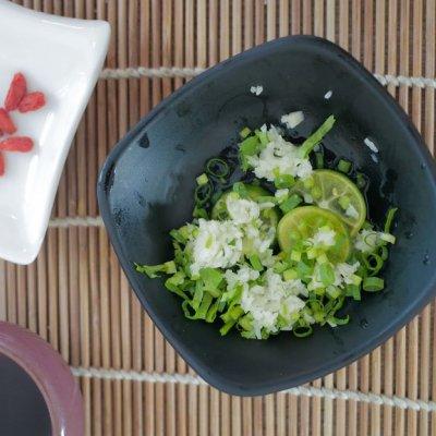 椰青怎么吃，椰子怎么吃?怎么打开?视频（这道清甜椰子鸡简单成这样）