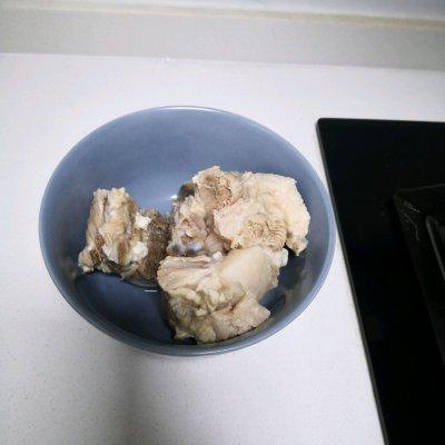 排骨藕汤怎么做好吃，排骨藕汤怎么熬才好喝（百吃不腻的暖心•排骨莲藕汤教程）