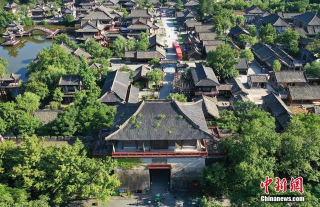 航拍浙江清明上河图景区