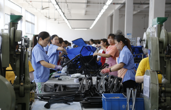 平舆县属于哪个市，河南驻马店平舆县属于哪里（平舆这样把户外产业从沿海“抢过来”）