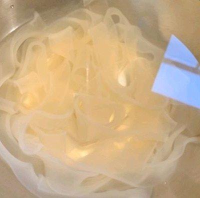 东北大拉皮的做法，东北大拉皮的做法介绍（东北麻酱大拉皮这么做最好吃）