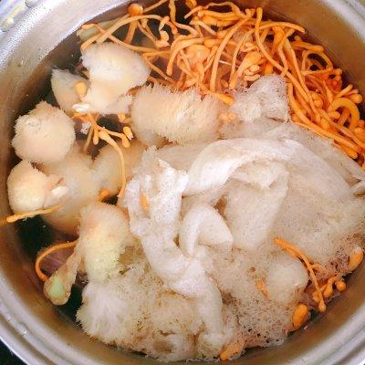竹荪煮多长时间熟，竹荪要煮多久（竹荪排骨虫草汤这么做最好吃）
