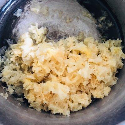小吊梨汤的做法，老少皆宜的小吊梨汤的做法（做好百喝不腻的小吊梨汤）