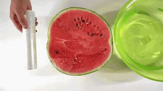 西瓜皮有哪些功效与作用，西瓜皮的功效与作用吃法大全（哪些人不宜吃西瓜）