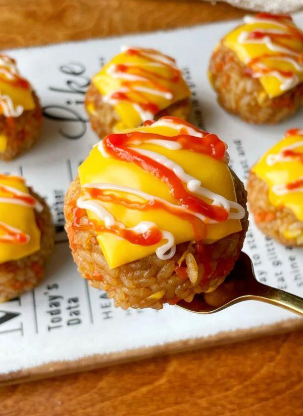 便当饭团的做法，便当饭怎么做（高颜值出游便当自制日式芝士烤饭团）