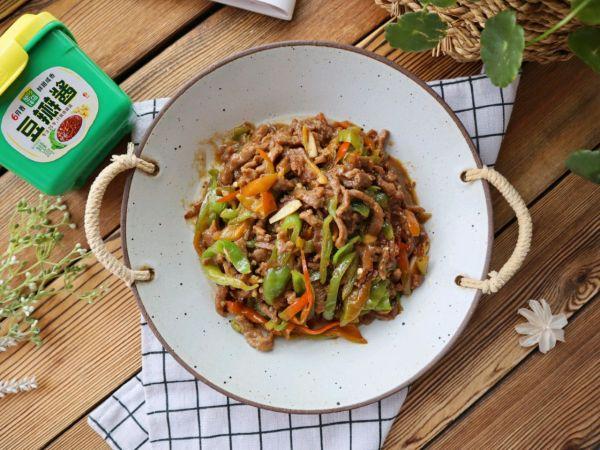 炒辣牛肉丝怎么做，辣炒牛肉丝的家常做法（成就招牌美味#螺丝椒炒牛肉丝）