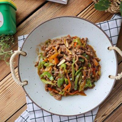炒辣牛肉丝怎么做，辣炒牛肉丝的家常做法（成就招牌美味#螺丝椒炒牛肉丝）