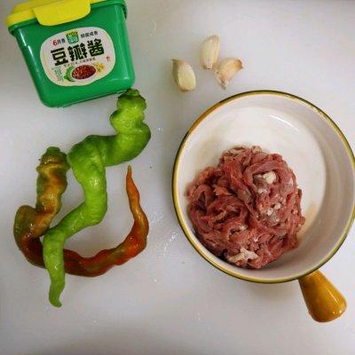 炒辣牛肉丝怎么做，辣炒牛肉丝的家常做法（成就招牌美味#螺丝椒炒牛肉丝）