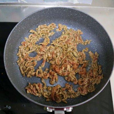 炒辣牛肉丝怎么做，辣炒牛肉丝的家常做法（成就招牌美味#螺丝椒炒牛肉丝）