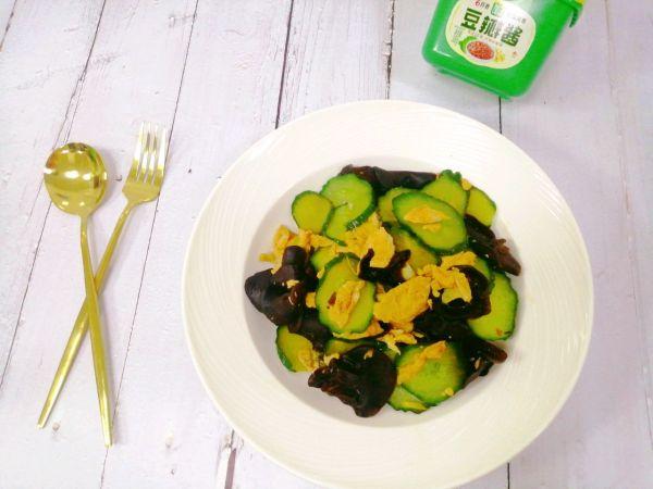 鸡蛋可以和黄瓜一起吃吗，南瓜和鸡蛋一起吃有什么好处（成就招牌美味#清爽美味黄瓜木耳炒鸡蛋）