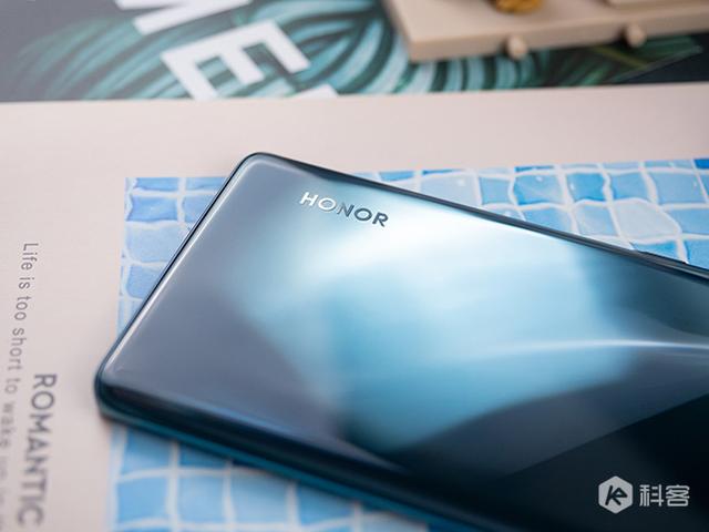 荣耀50价格参数 ，荣耀50的参数与价格（荣耀50体验评测：更美）