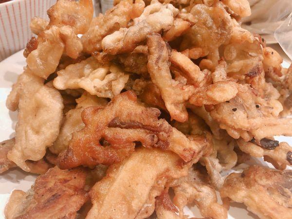 炸蘑菇用不用焯水，炸蘑菇需不需要焯水很多人错了（在家也能做出炸蘑菇）