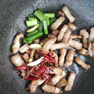 红烧肉里适合炖啥菜（餐厅必点的红烧肉炖豆角）