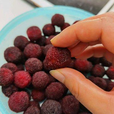 冰冻杨梅的做法，冰镇杨梅的做法（吃一次就上瘾的杨梅冰饮）