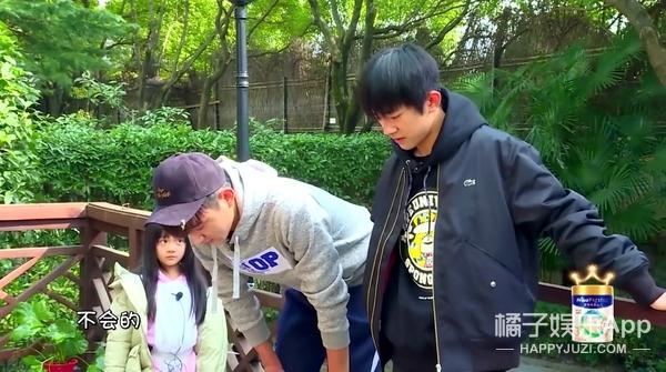 还记得《放开我北鼻》里的小葱花吗？她现在长这样