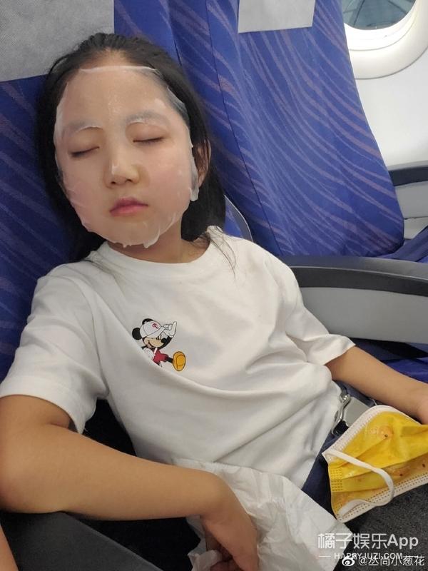 还记得《放开我北鼻》里的小葱花吗？她现在长这样