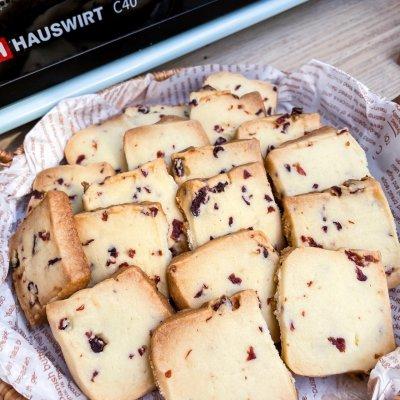 烤箱最简单的饼干做法，烘焙饼干的温度和时间（超级酥脆的蔓越莓饼干）