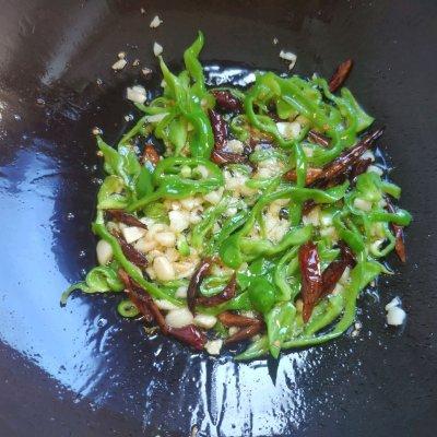 土豆丝做法详细步骤，土豆丝做法详细步骤图片（简单好吃的酸辣土豆丝）