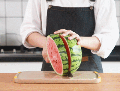 西瓜可以怎么吃，什么样西瓜最甜最好吃（来块不一样的“西瓜”消消暑吧）