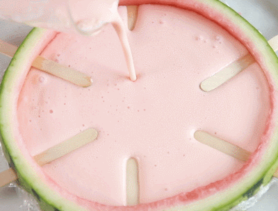 西瓜可以怎么吃，什么样西瓜最甜最好吃（来块不一样的“西瓜”消消暑吧）