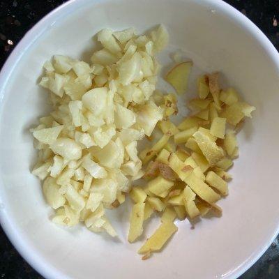 孕妇可以吃咸蛋黄吗，哪些人不适宜吃咸蛋黄（最好吃的自制咸蛋黄叉烧做法）