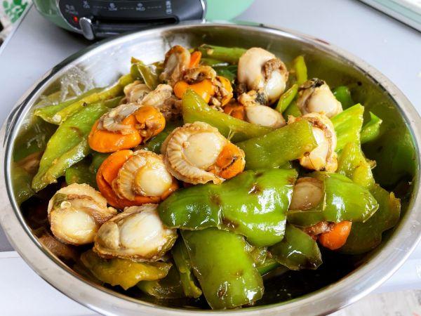 炒扇贝怎么做，好吃下饭的超级下饭菜青椒炒扇贝