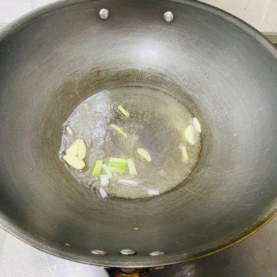 好吃的蛋炒面做法大全，蛋炒面的做法简单又好吃（周末超美味的圆白菜鸡蛋炒面来袭）