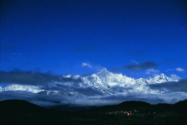 卡哇伊是什么意思，是“卡瓦格博”还是“梅里”（卡哇伊是什么意思好可爱吗）