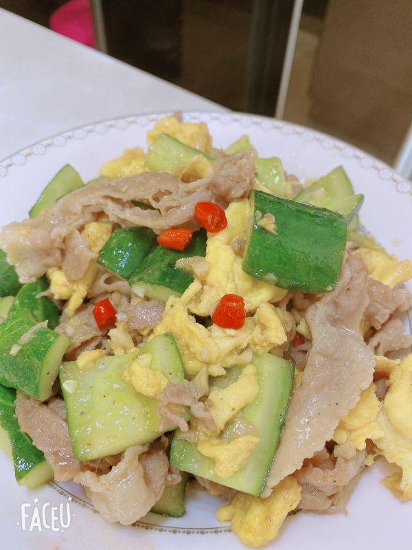 青瓜炒肉片怎么炒，肉片炒青瓜图片（黄瓜炒肉片超美味没吃过太可惜了）