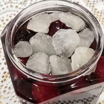 杨梅酒的酿制方法，杨梅酒的酿制方法（把全家人征服的自制杨梅酒）